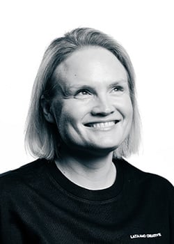 004 Veera Karhuvaara_2-250x350