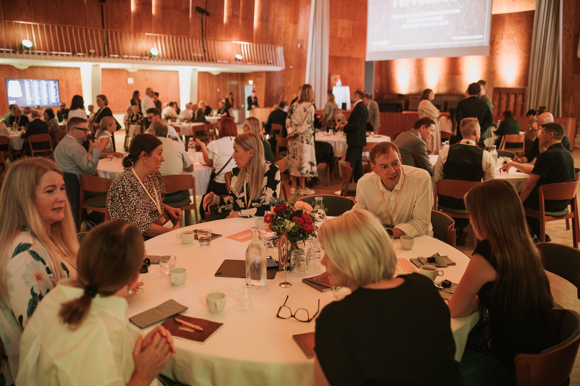 sanoma executive - pöytäkeskustelu 2 sanoma executive - pöytäkeskustelu 2